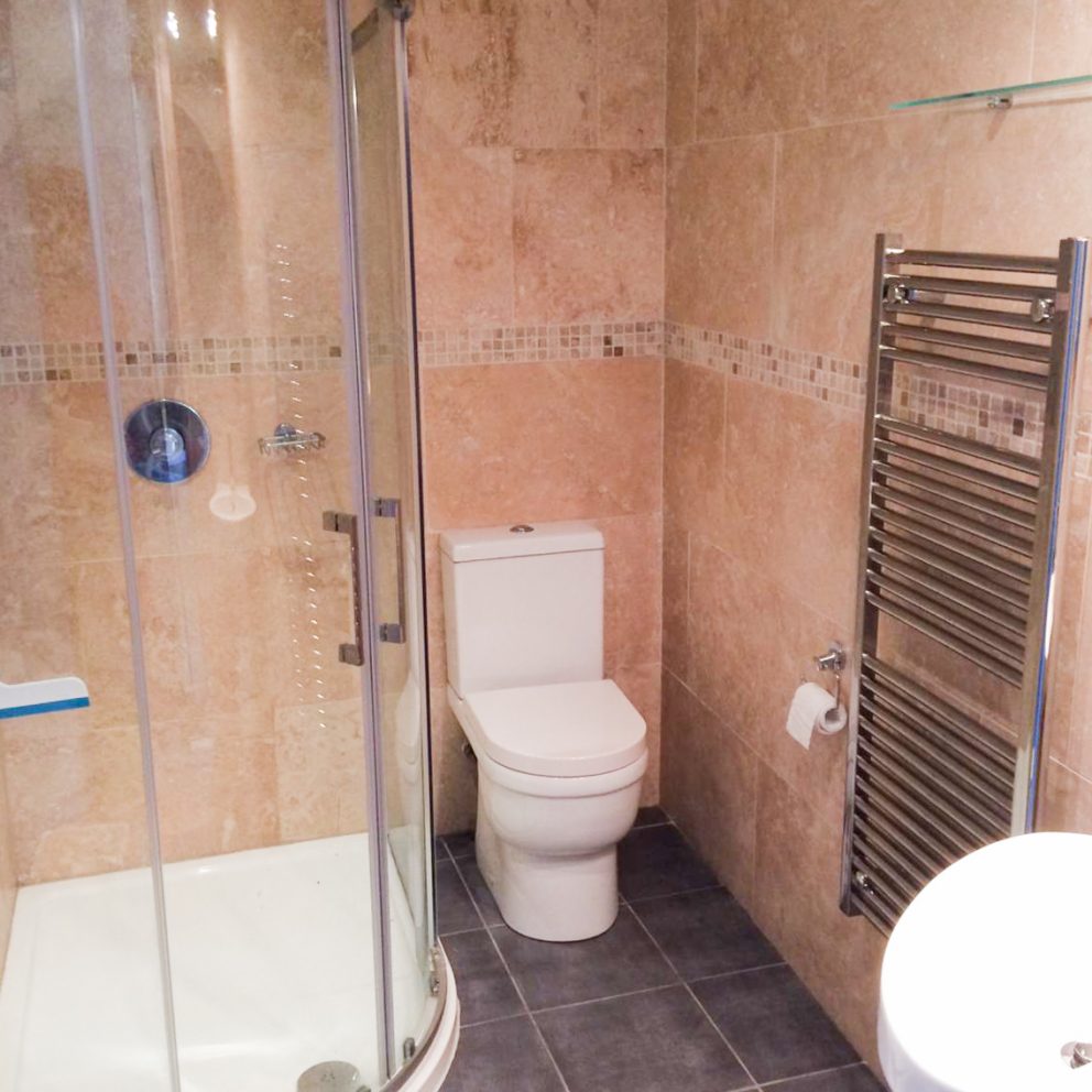 Dinan Brittany Holiday Rentals Apartments and Cottages Val Rive French Lettings | Degas Bathroom