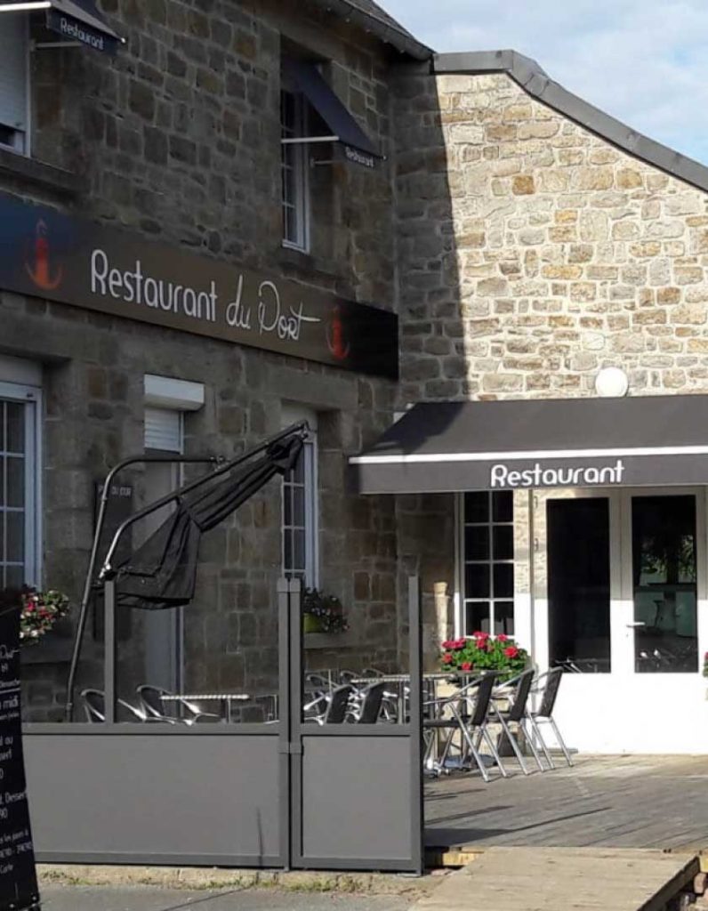 Restaurant du Port near Val Rive, Dinan Self Catering Apartments and Holiday Cottage in Brittany / Restaurants and cafes