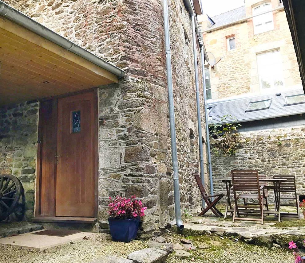 Dinan Self Catering Apartments and Holiday Cottage in Brittany Rose Cottage Entrance